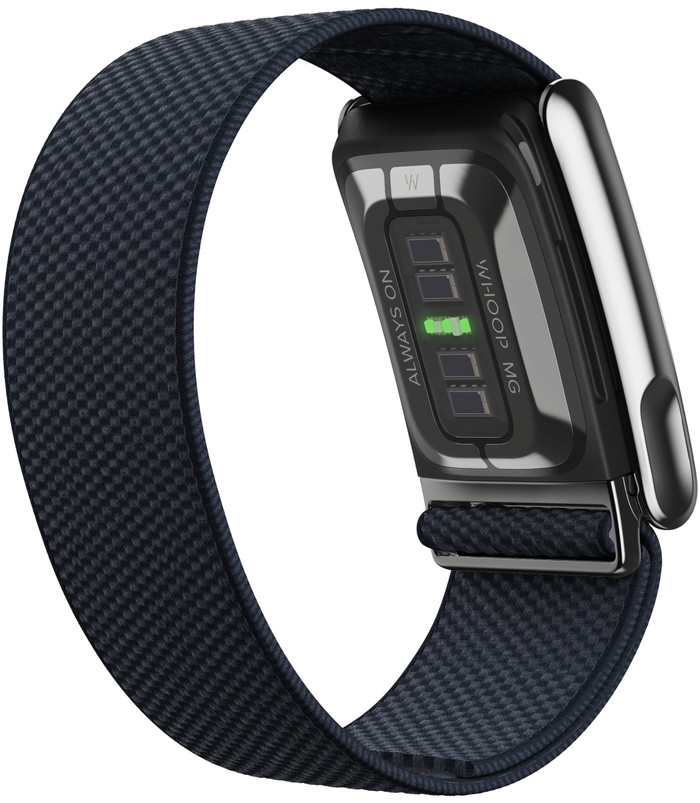 WHOOP MG SuperKnit Luxe Band Donkerblauw product in gebruik