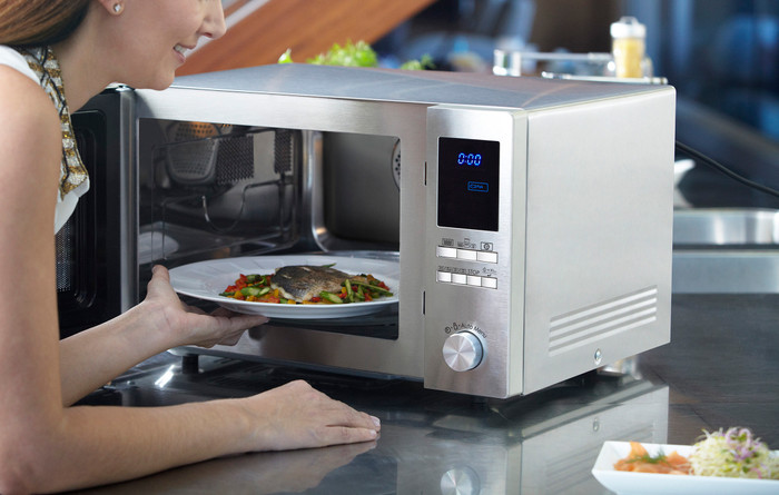 Sharp R922STWE product in gebruik
