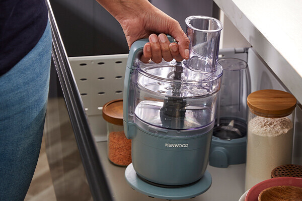 Kenwood Multipro Go FDP23.380GY Storm Blue product in gebruik