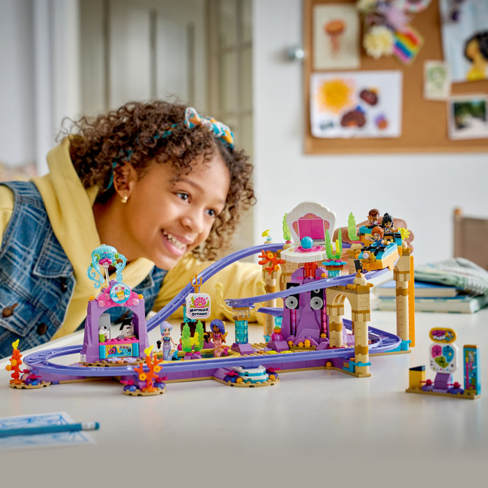 LEGO Friends - Les Montagnes Russes des Sirènes 42703 produit à l'usage
