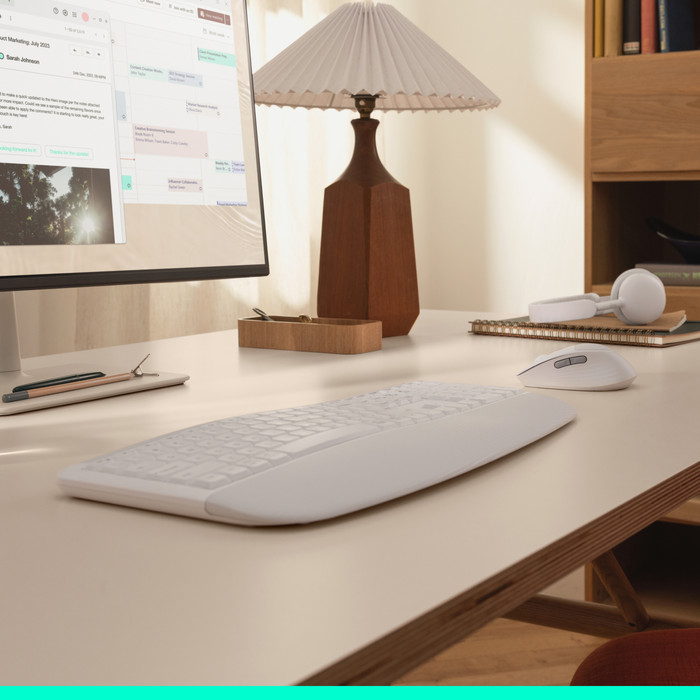 Logitech MK880 Signature Comfort Plus Wireless Keyboard and Mouse Combo Off-white QWERTY detail