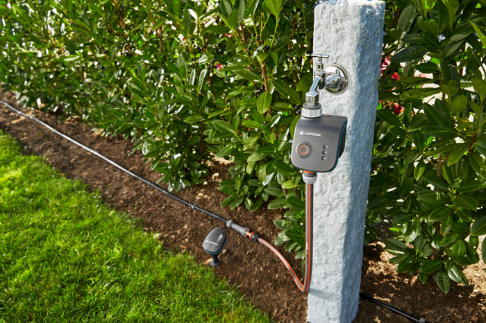 GARDENA Smart Water Control Set product in use