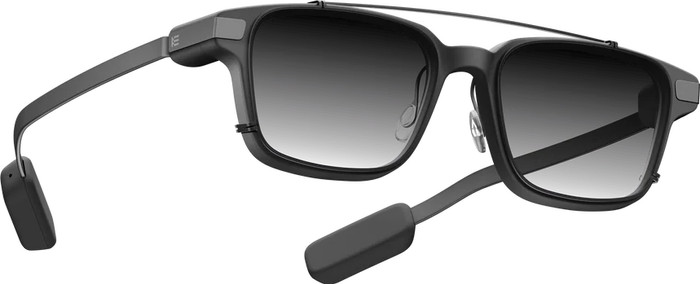 EvenRealities Even G2B Clip Gray product in use