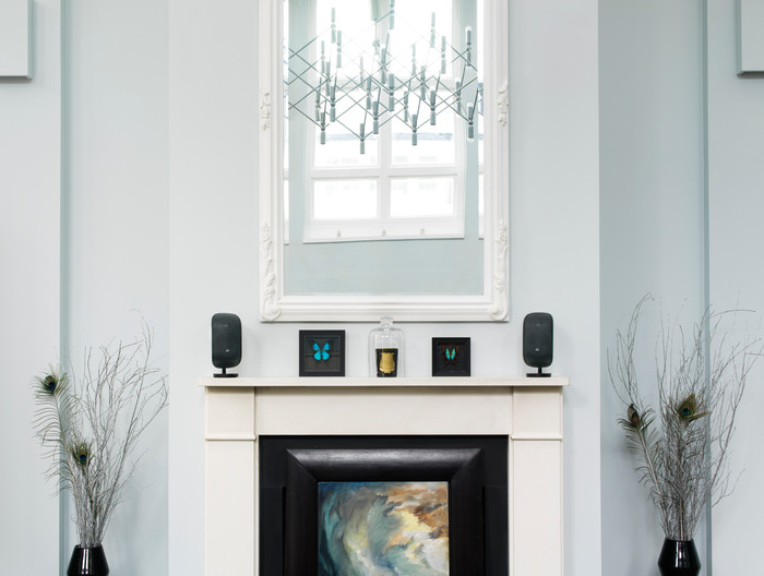 Bowers & Wilkins M1 Duo Pack Black product in use