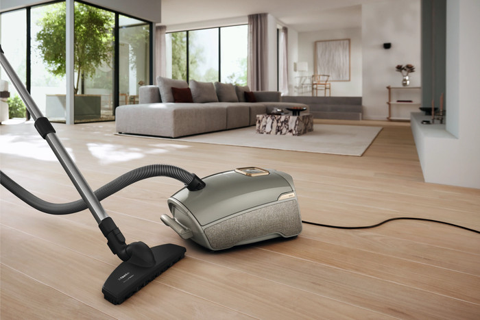 Miele Guard L1 Select Parquet Graphite Gray product in use