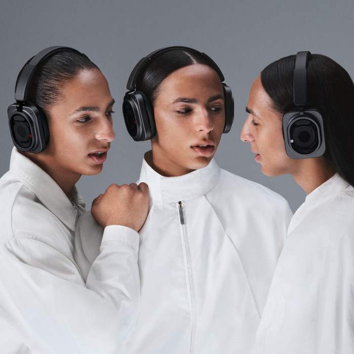 Nothing Headphone (1) Pro Zwart product in gebruik