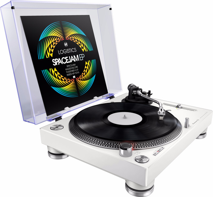 Pioneer DJ PLX-500 White product in use