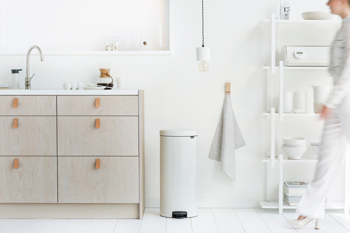 Brabantia NewIcon Pedaalemmer 30 Liter White product in gebruik