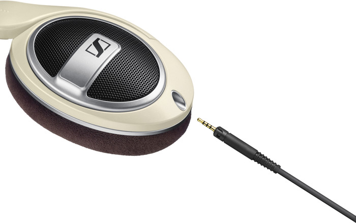 Sennheiser HD 599 detail