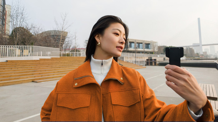 Insta360 Luna Ultra Noir produit à l'usage
