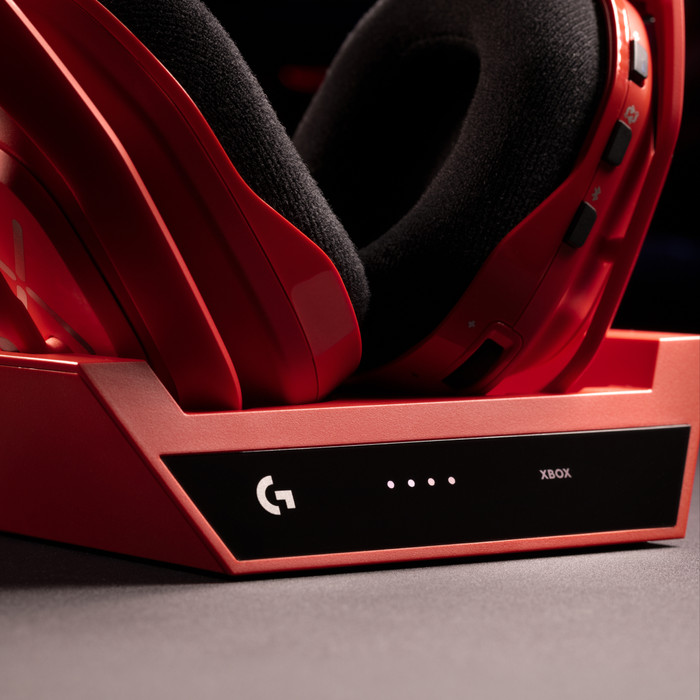 Logitech G Astro A50 X Rood product in gebruik