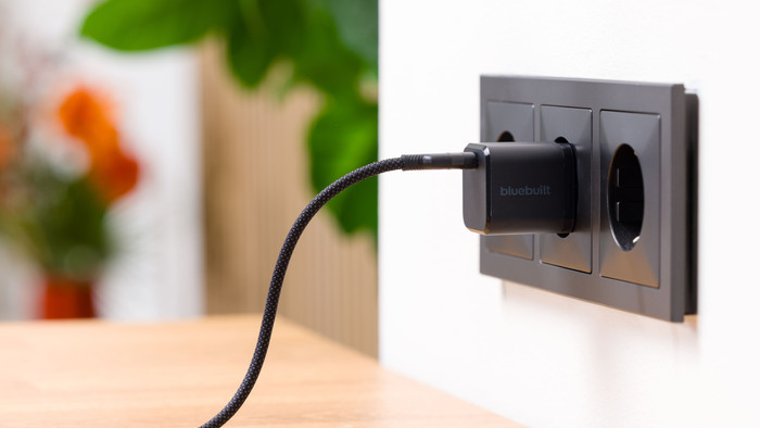 BlueBuilt Power Delivery Charger with USB-C Port 65W Black product in use