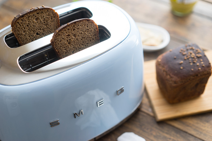 SMEG TSF01PBEU Light Blue product in use