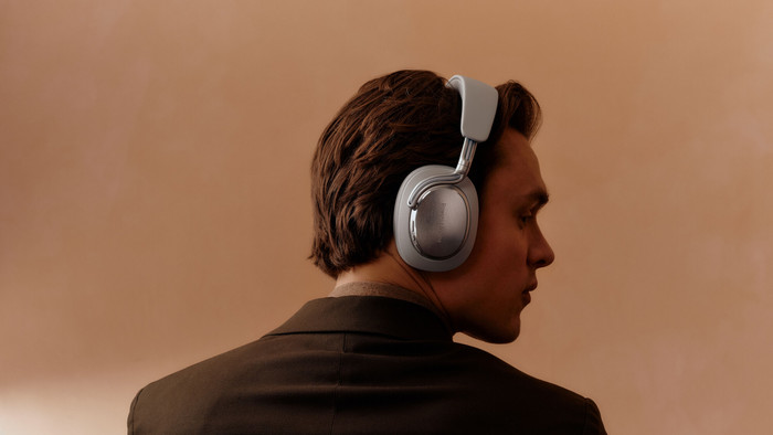 Bowers & Wilkins Px8 S2 Pearl Blue produit à l'usage