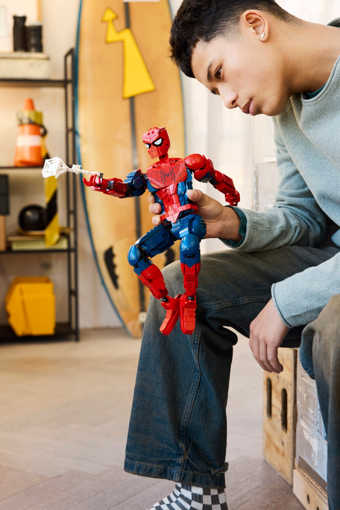 LEGO Marvel - Spider-Man, la Figurine de Héros 76346 produit à l'usage