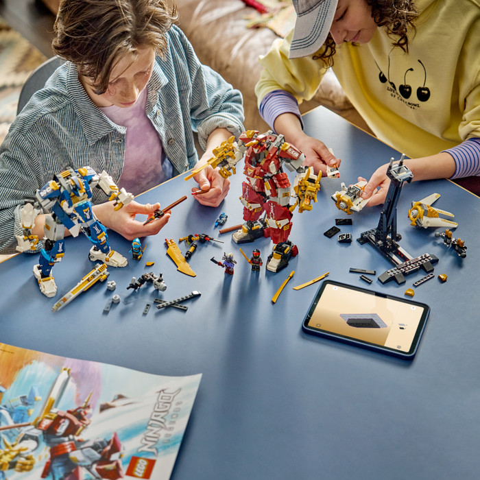 LEGO Ninjago De Twee Torenhoge Mecha 71870 product in gebruik
