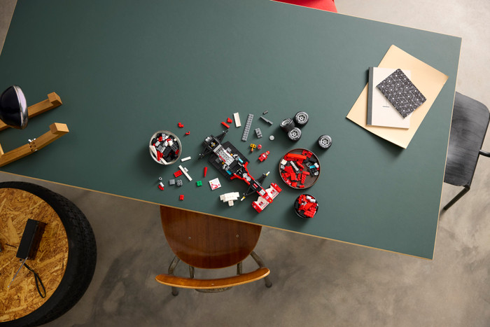 LEGO Icons - Ferrari F2004 et Michael Schumacher 11375 produit à l'usage