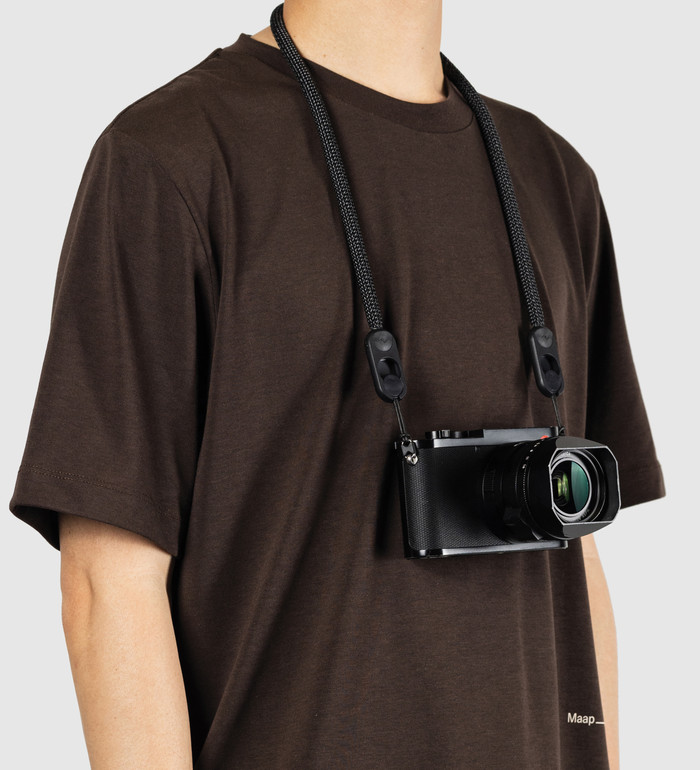 Peak Design Form Rope Camera Strap Neck Zwart product in gebruik
