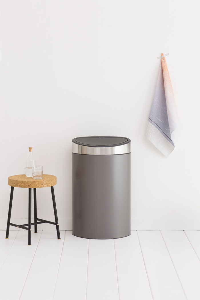 Brabantia Touch Bin 40 Litres Platinum / Couvercle Matt Steel produit à l'usage
