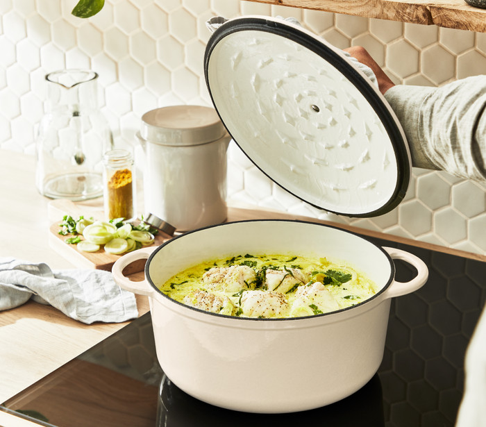 Tefal LOV Braadpan 25 cm Beige product in gebruik