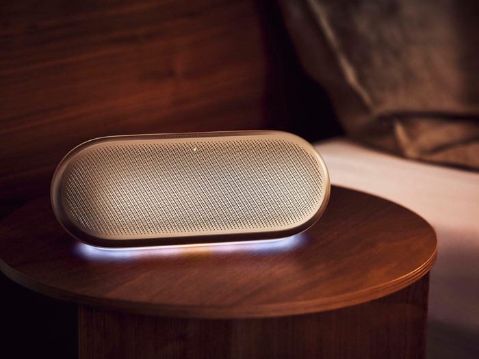 Harman Kardon Luna 2 Brons product in gebruik