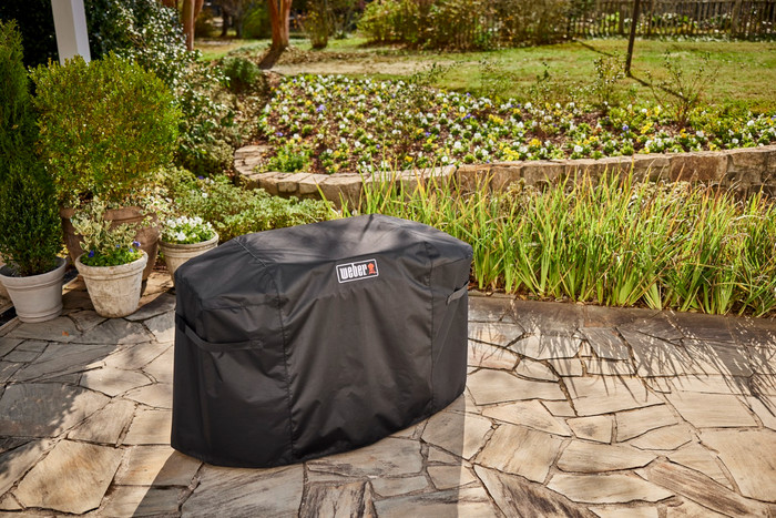 Weber Premium Hoes voor Slate Plancha 71 cm product in gebruik
