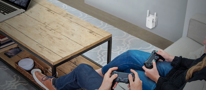 TP-Link RE305 product in use