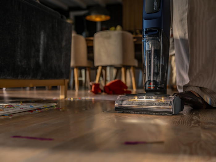 Bissell CrossWave HydroScrub Pro product in gebruik