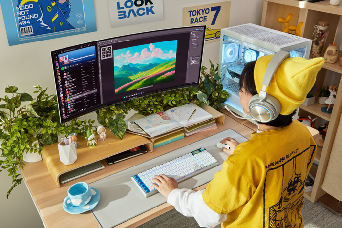 Corsair Vanguard AIR 99 Wireless Gaming Toetsenbord Wit Azerty product in gebruik