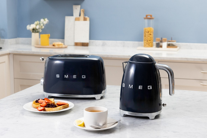 SMEG TSF01NBEU Navy Blue product in gebruik