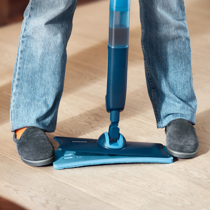 Philips OneUp Floor Cloth XV1883/20 (2 pieces) product in use
