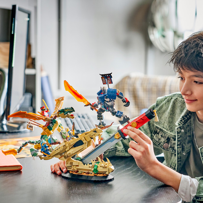 LEGO Ninjago Strijd bij het Drakenzwaard 71871 product in gebruik