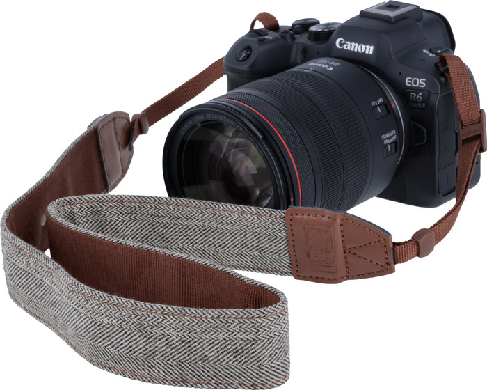 Rollei Camera Strap Bruin product in gebruik