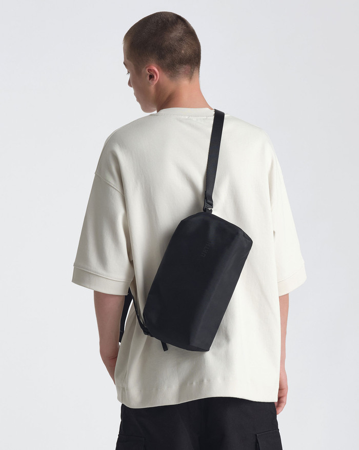 Urth Dolomite 5,1 L Camera Sling Noir produit à l'usage