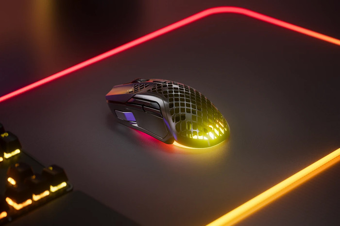 SteelSeries Aerox 5 Souris Gamer Sans Fil Noir produit à l'usage