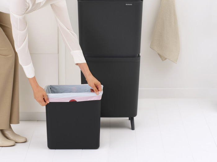 Brabantia SortUp Recycle Hi afvalemmer 20+25L Grijs product in gebruik