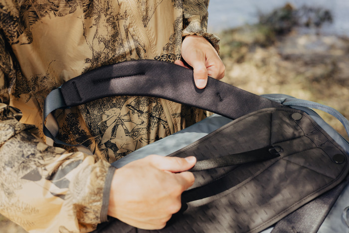 Peak Design Travel Backpack 30L Ocean product in gebruik