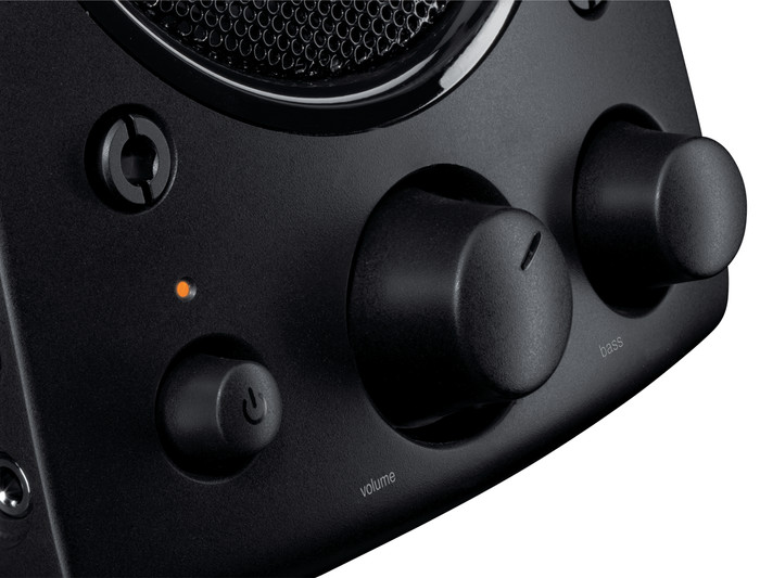 Logitech Z623 2.1 Speaker System detail