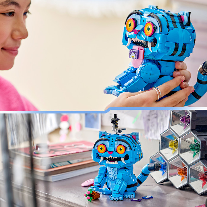 LEGO KPop Demon Hunters Derpy Tiger en Sussie Bird 72537 product in gebruik