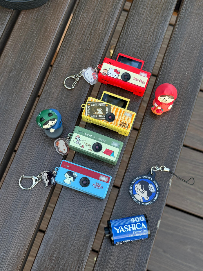 Yashica Funtastic Keychain Camera Snoopy's Summit product in gebruik