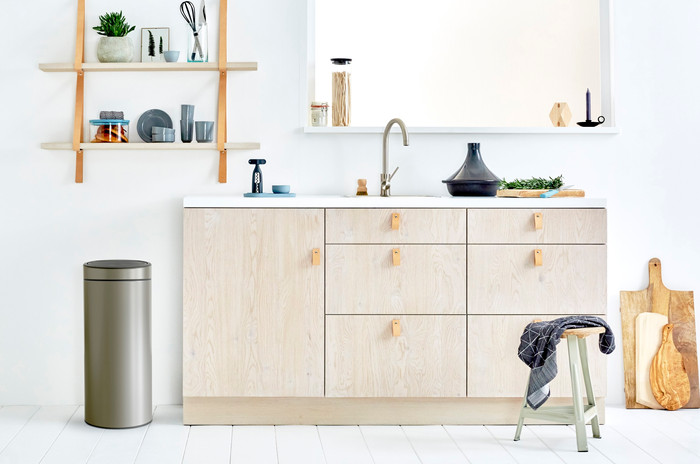 Brabantia Touch Bin 30 Liter Platinum product in gebruik