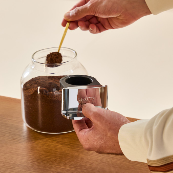 Krups Coffee Crush SA404BB product in gebruik