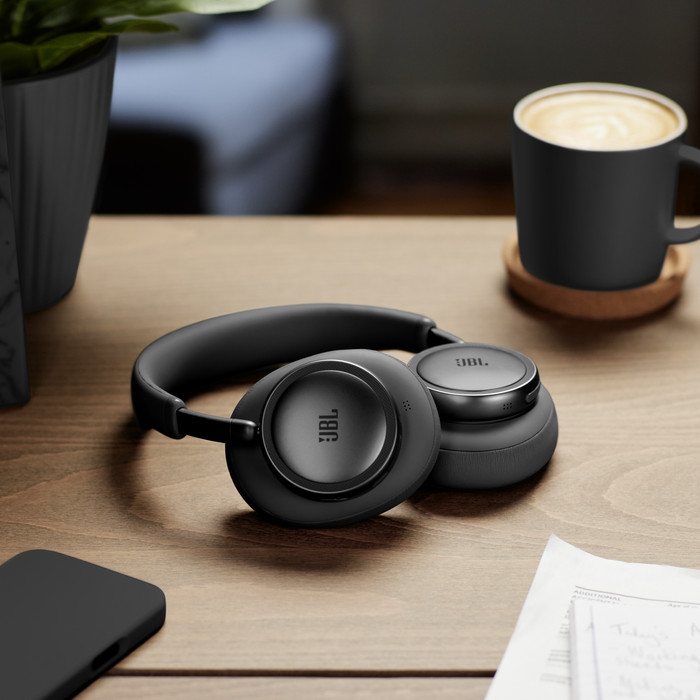 JBL Live 780NC Noir produit à l'usage
