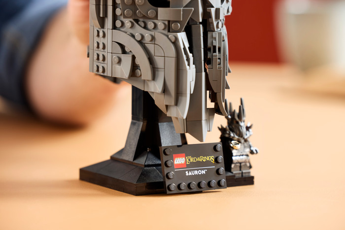 LEGO Icons - Le Seigneur des Anneaux : le Casque de Sauron 11373 produit à l'usage