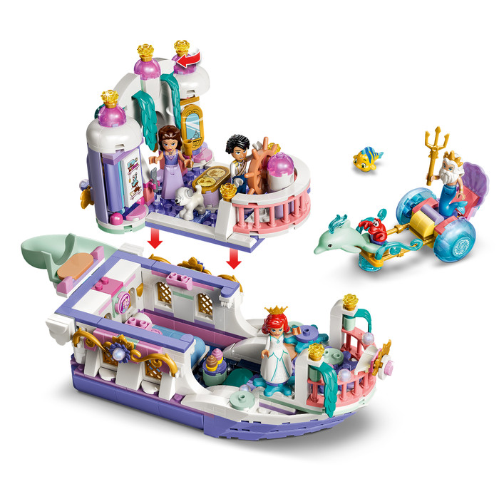 LEGO Disney Ariëls Koninklijke Trouwboot 43299 product in gebruik