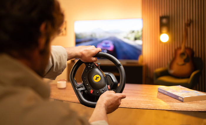 Thrustmaster T98-P Ferrari 296 GTB Volant de Course produit à l'usage