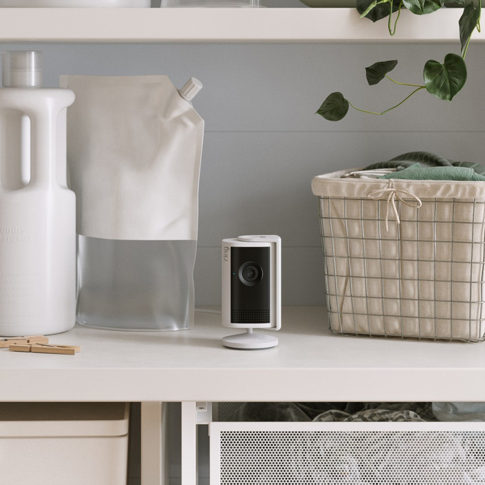 Ring Indoor Camera Plus Wit product in gebruik