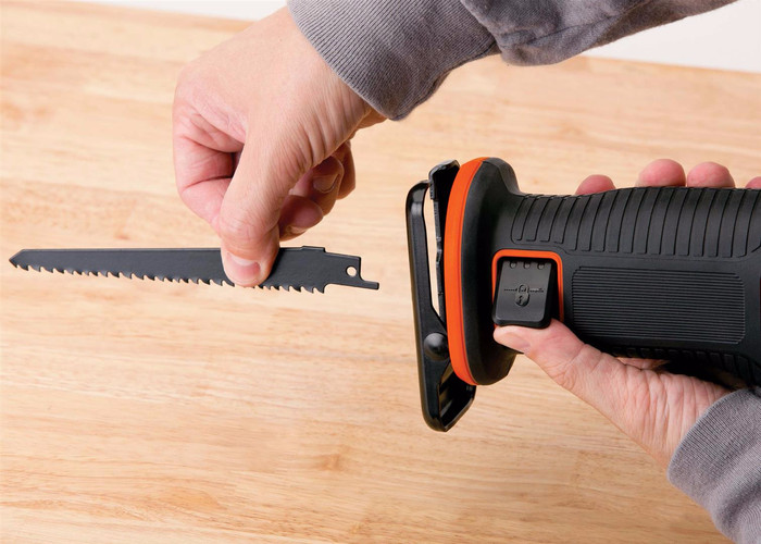 BLACK+DECKER BDCR18N-XJ (zonder accu) product in gebruik