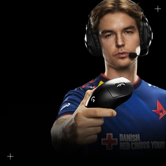 Logitech G PRO X Superlight 2 DEX Lightspeed Draadloze Gaming Muis Wit product in gebruik