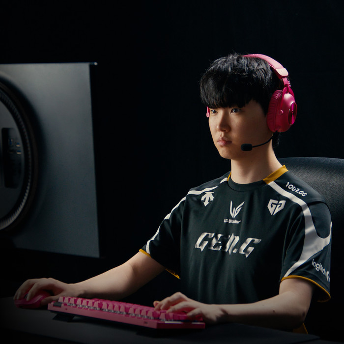 Logitech G PRO X Superlight 2 LIGHTSPEED Wireless Gaming Mouse White visual supplier